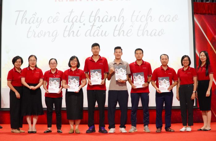 ALPHA SCHOOL - CHUYỆN NGƯỜI LÁI ĐÒ THẦM LẶNG 4 news 0.599880001731291100