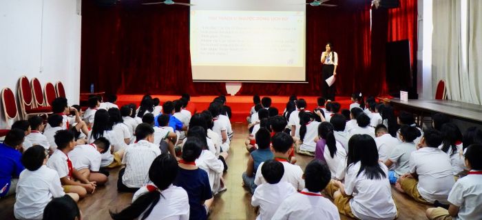 LỄ KẾT NẠP ĐỘI VIÊN DÀNH CHO HỌC SINH KHỐI 6 NĂM HỌC 2024-2025 1 news 0.679796001723173933