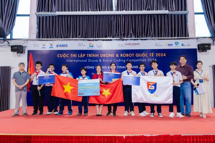 HỌC SINH ALPHA XUẤT SẮC GHI DẤU ẤN TẠI VÒNG CHUNG KẾT CUỘC THI LẬP TRÌNH DRONE VÀ ROBOT QUỐC TẾ 2024 3 news 0.914856001732699602